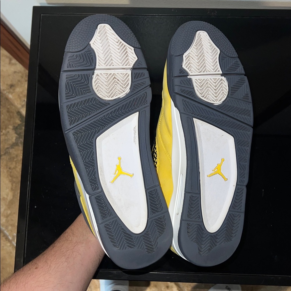 Jordan 4 thunders - Picture 8 of 8